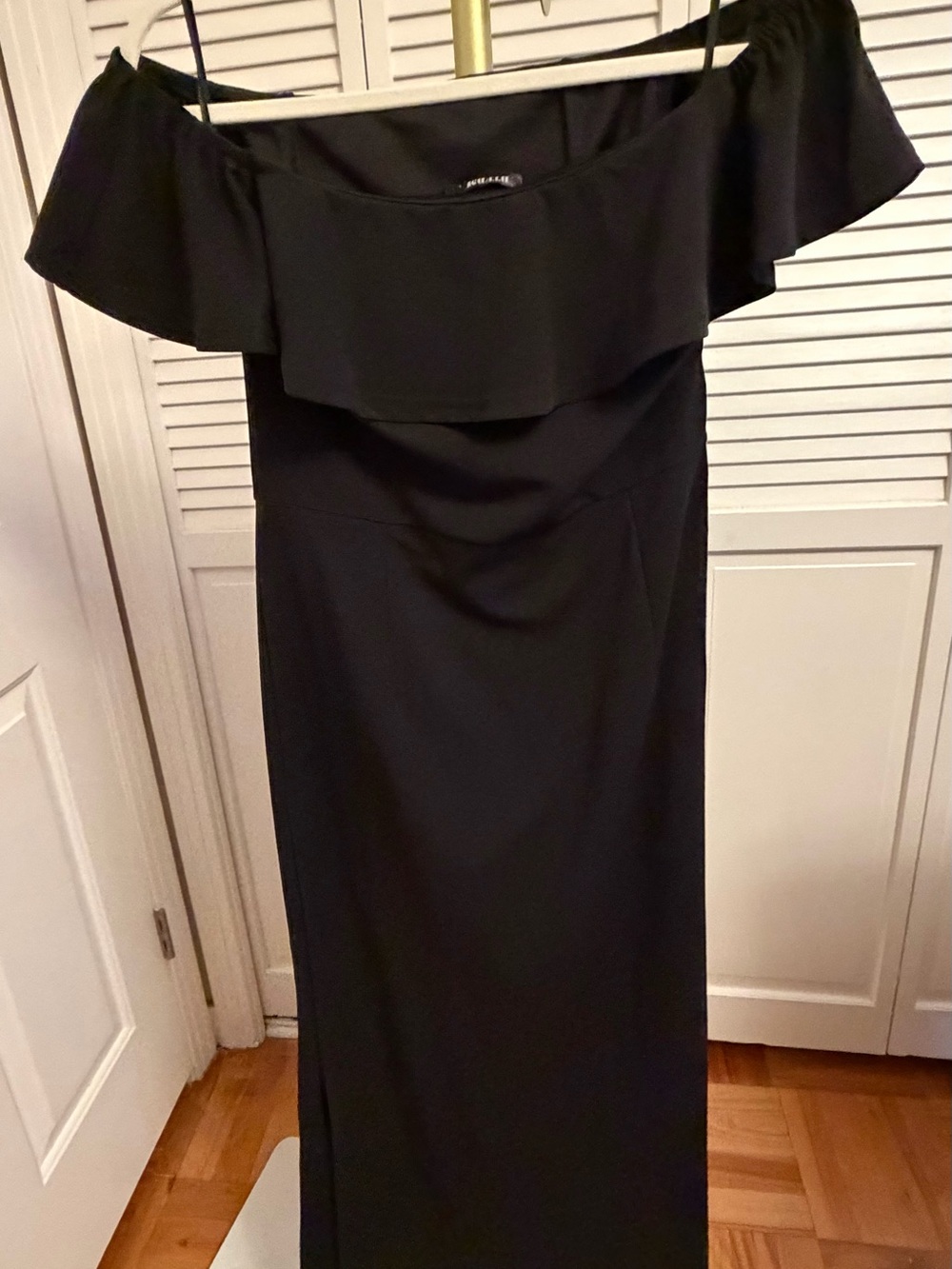 Off-Shoulder Black Women’s Maxi Dress